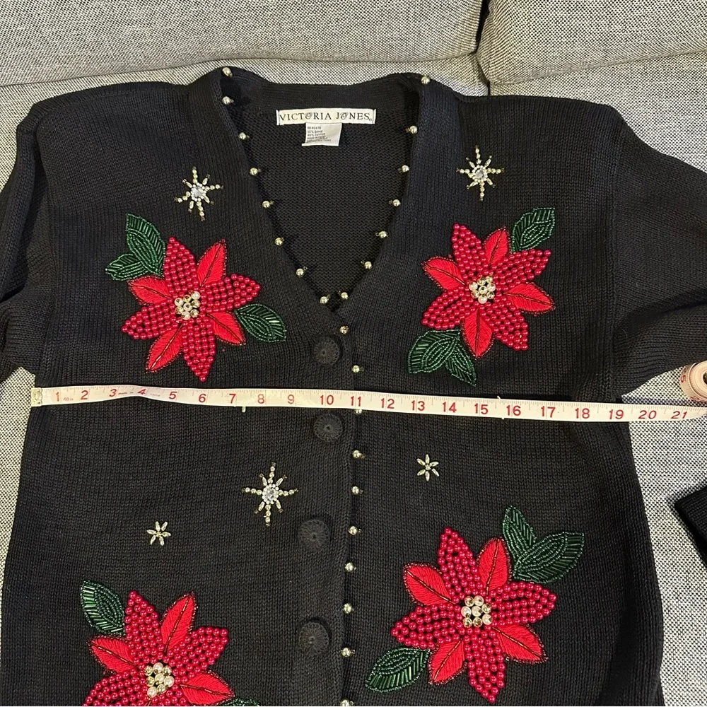VINTAGE Victoria Jones Poinsettia Beaded Embellished Christmas Sweater | Sz M - Picture 8 of 9